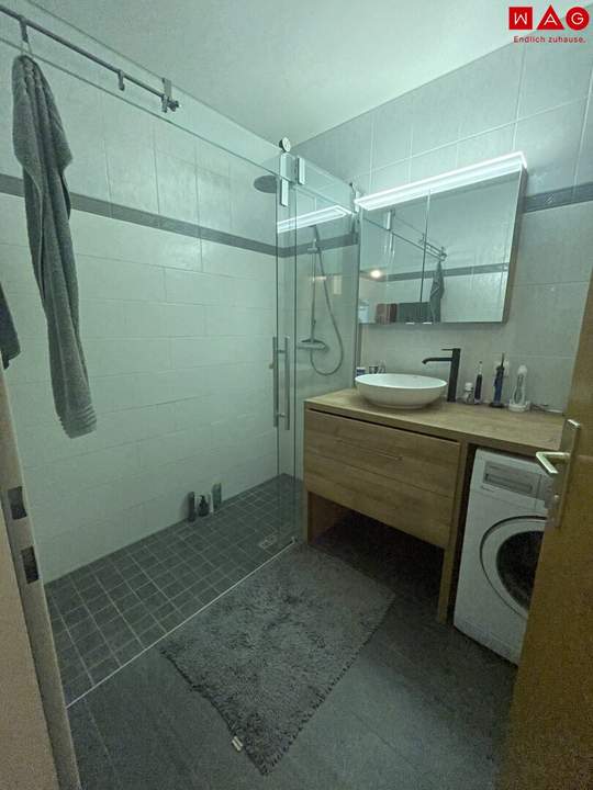 Sehr moderne und attraktive Wohnung in schöner Grünlage - nahe am Zentrum - Nachbarschaftliches Umfeld!