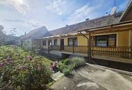 Großzügige und ruhig gelegene Liegenschaft mit Wohnhaus, umfangreichen Nebengebäuden und großem, massivem Schuppen in Unterretzbach