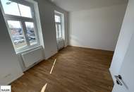 Erstbezug! Helle 2-Zimmer Wohnung mit Parkett und neuer Einbauküche