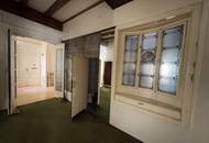 UNBEFRISTET - <> Repräsentative 7-Zimmer Altbauwohnung mit Blick auf das Rathaus – ca. 300 m² in bester Innenstadtlage - auch ideal als Büronutzung