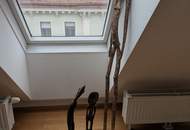 VOLLMÖBLIERTE DG-Wohnung mit westseitiger Terrasse ++ Eine Ebene ++ AB AUGUST!!