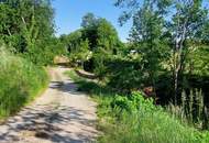 Idyllisches Landhaus mit Stallungen und eigenem Bachlauf