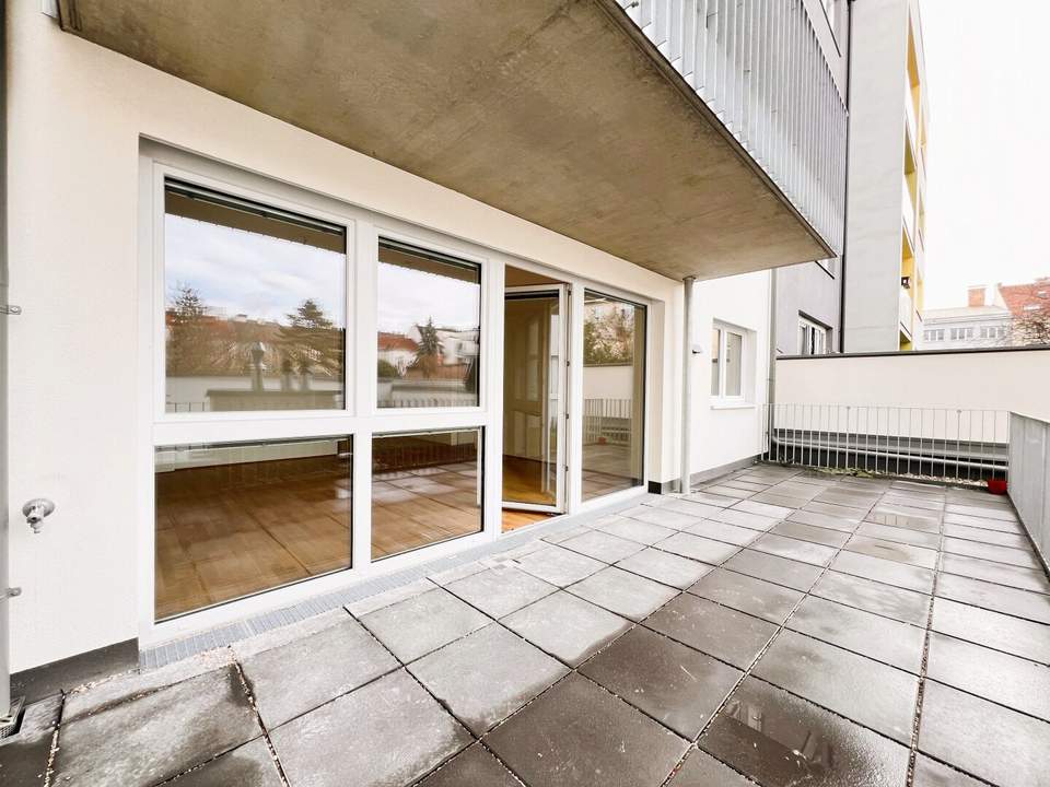 Erstbezug! Helle 3-Zimmer Wohnung mit 24 m2 Terrasse in Top-Lage mit U-Bahn-Anbindung !