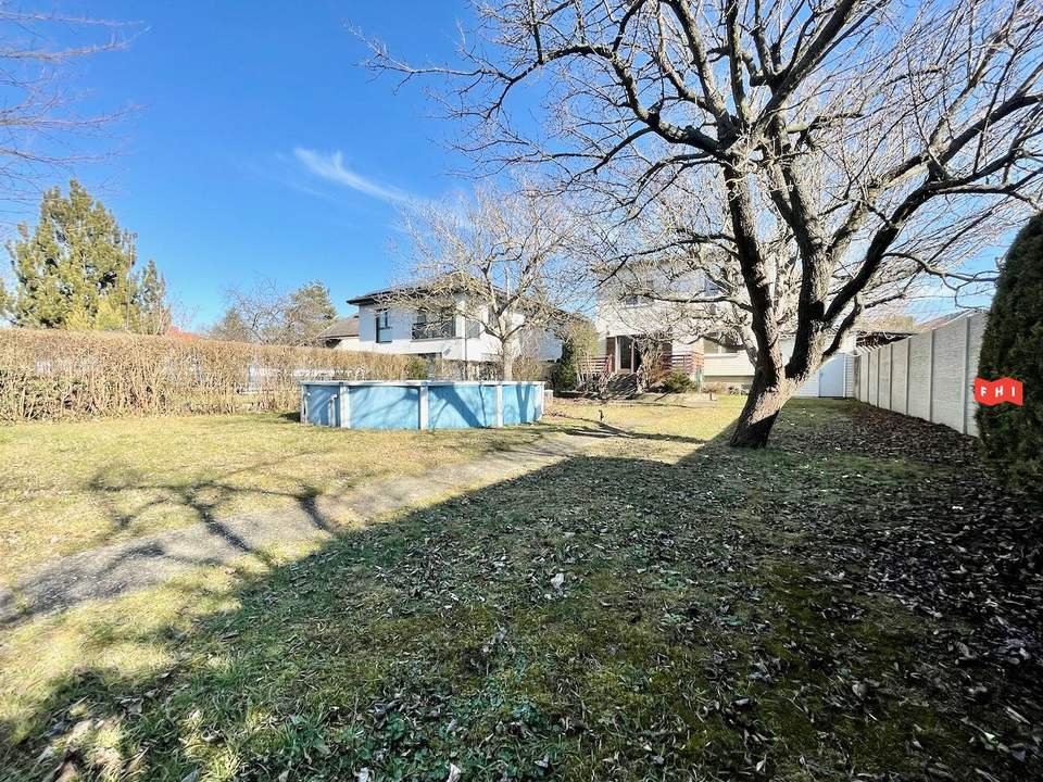 Großzügiges 985m² Baugrundstück mit ca. 150m² Einfamilienhaus mit Terrasse u. Garage in wunderschöner Lage Nähe Mühlwasser