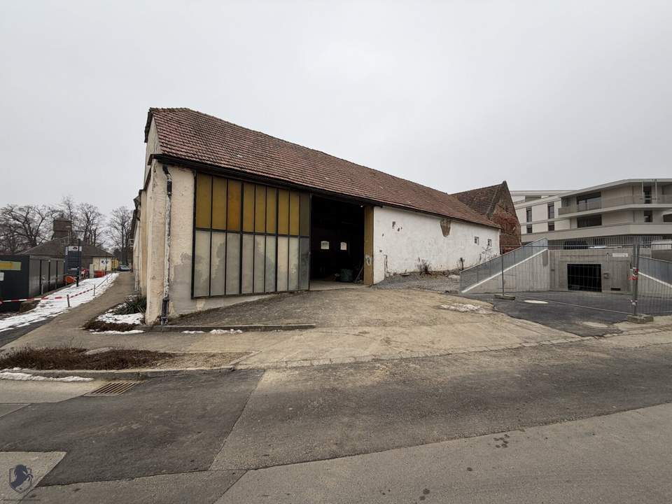 GEWERBELAGER / HALLE MIT FREIFLÄCHE &amp; PARKPLÄTZEN