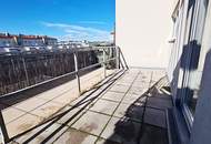 TERRASSENHIT, UNBEFRISTET, 84 m2 Dachgeschoß mit 64 m2 Terrasse, Wohnküche, 2 Zimmer, Wannenbad, Parketten, Fernblick, Holbeingasse