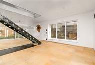 Baumeisterhaus in ökologischer Bauweise, Naturgarten, Photovoltaik