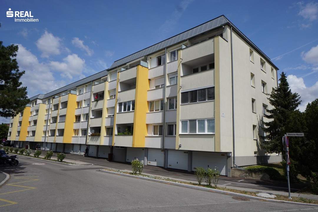 Sonnige 3-Zimmer-Mietwohnung mit südseitiger Loggia und Grünblick
