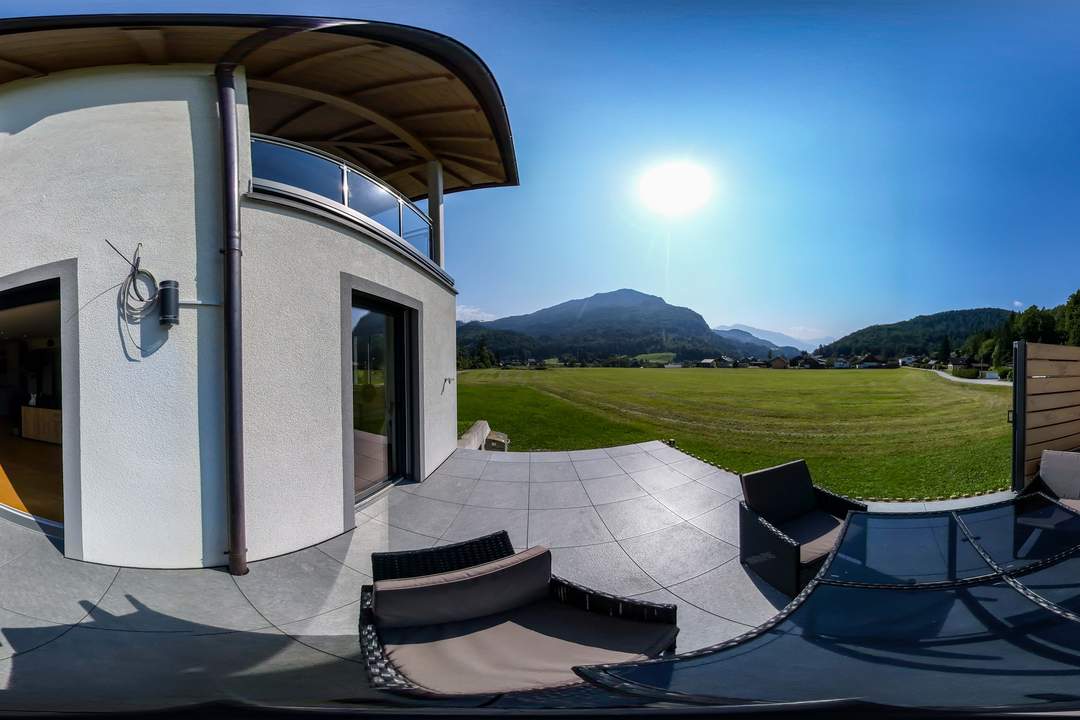 „Wo Wohngenuss beginnt“ – stilvolles, neuwertiges Einfamilienhaus