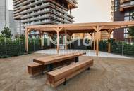 TOP-Ausblick: City mit Stephansdom, Donaukanal, Prater. Concierge, Party & BBQ Lounge, Pool usw.