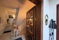 Viel barrierefreier Wohnraum, Platz für gemeinsame Werte und Indoor-Pool // Much barrier-free living-space, room for shared values, and indoor pool //