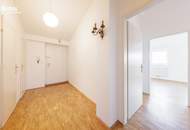 Schmuckstück - stilvolle Dachgeschosswohnung in der Turmvilla inkl. Garten