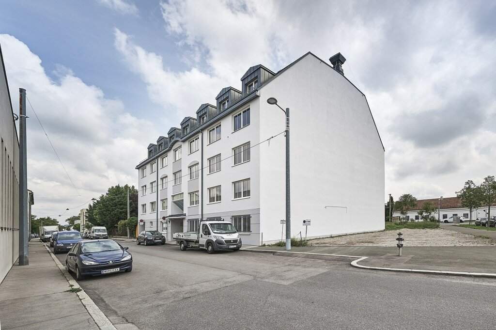 Mehrere freie Flächen in Bürogebäude nächst Triester Straße!