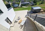 MODERN LIVING - Neuwertige Doppelhaushälfte mit 2 Terrassen und Doppelcarport in ruhiger Aussichtslage