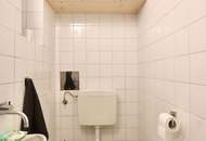 Beliebte Gegend! Südwestseitiger Altbau mit Balkon in ruhiger Seitengasse!