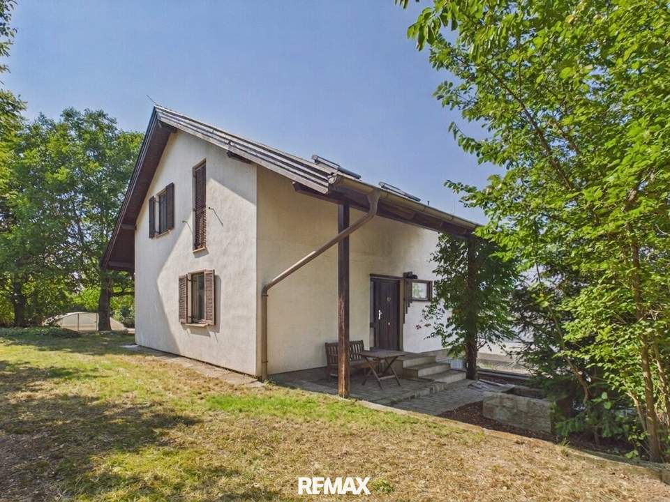 Einfamilienhaus auf großem Grundstück mit Terrasse und Pool bei Eisenstadt