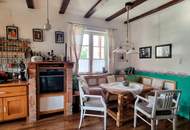 SEHR GERÄUMIGES EIN-ZWEIFAMILIENHAUS MIT STIL IN SONNIGER LAGE