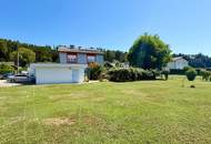 Klagenfurt - Walddorf: Baugrundstück mit Garagengebäude &amp; Gartenhäuschen