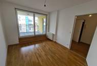 Tolle 2-Zimmer-Dachgeschosswohnung mit Loggia im 5ten!