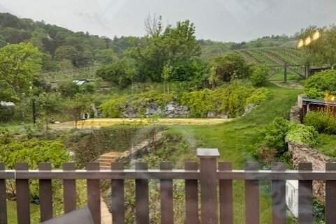 Luxus pur im historischen „Freihof“: Exklusives Penthouse mit Blick auf die Donau und Weingärten, mit großem Garten & Pool sowie Parkplatz, Wohnung-kauf, 1.100.000,€, 1190 Wien 19., Döbling