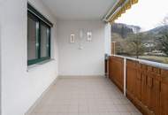 Gepflegte Wohnung mit Küche und Loggia und TG-Stellplatz in zentraler Lage!