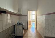 Klassischer Wiener Altbau trifft zentrale Lage – Wohnung mit Charme & Gestaltungsspielraum