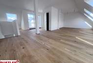 ERSTBEZUG - Sonnige Dachgeschossmaisonette in sanierter Altbauperle an der U1