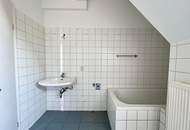 Helle 2 Zimmer Dachgeschosswohnung