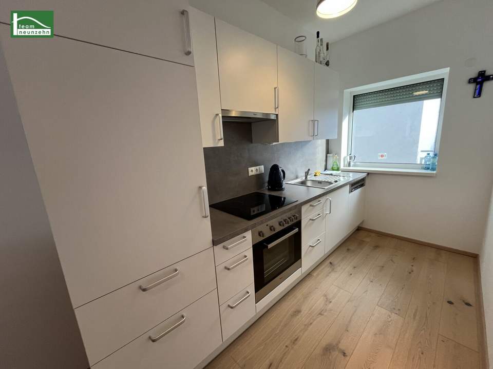 TOP ZUSTAND! SANIERTE & MÖBLIERTE DACHGESCHOSS-WOHNUNG INKL. KÜCHE! SOFORT BEZIEH- ODER VERMIETBAR! FÜR ANLEGER UND EIGENNUTZER!
