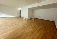 Hochwertige Gewerbefläche im TrIIIple (viele Annehmlichkeiten)