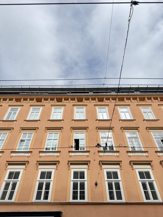 Historisches Flair trifft auf modernes Potential: Sanierungsbedürftige Altbauwohnung in Bestlage – Radetzkystraße, 1030 Wien