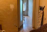 WUNDERBARES HAUS, BESTE LAGE! Letzter Altbaustock mit Lift! Wohnung mit Sanierungsbedarf!