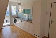 Moderne Dachgeschoss-Wohnung mit zwei Balkonen und bester Anbindung zur U4/U6 Längenfeldgasse!