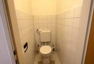 Entspanntes Wohnen in ruhiger Grünlage am beliebten Spallerhof! Großzügig geschnittene 2-Raum-Wohnung mit schöner Loggia! Wunderbarer Ausblick!