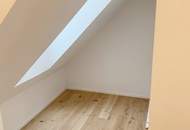 Hervorragende Lage: Hofseitige, ruhige 2-Zimmerwohnung mit Balkon in der 3. Etage!