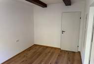 Generalsanierte Wohnung mit zwei Schlafzimmern – zentral und sofort verfügbar