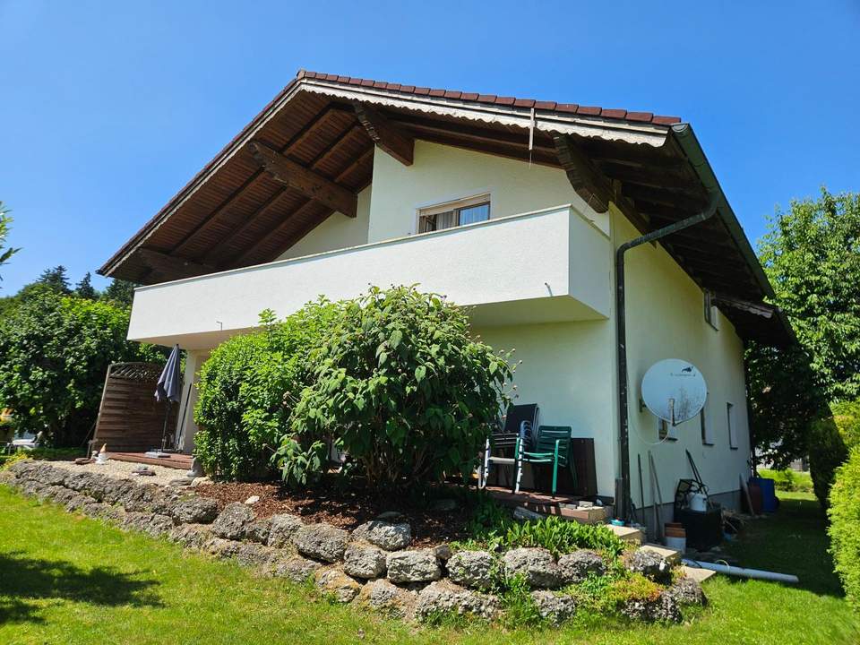 Großzügiges Landhaus mit schönem Garten