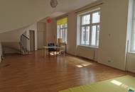 Loftartiges Büro mit großen Fenstern und einer Terrasse - ideal als Atelier oder Studio