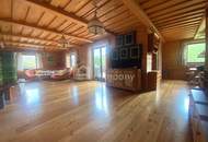 Mehrfamilienhaus mit Atelier, großem Grundstück und Fernblick ins Piestingtal