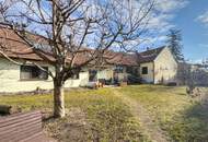 DREIKANTHOF IN ZENTRALER GRÜNLAGE - 1.300 m² Grundfläche - 180 m² Scheunen