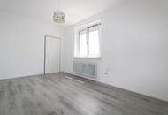 Helle, großzügig geschnittene 3-Zimmer Dachgeschoßwohnung mit Loggia!