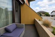 Wohnen auf zwei Ebenen – voll möbliert, mit Balkon und Garagenplatz