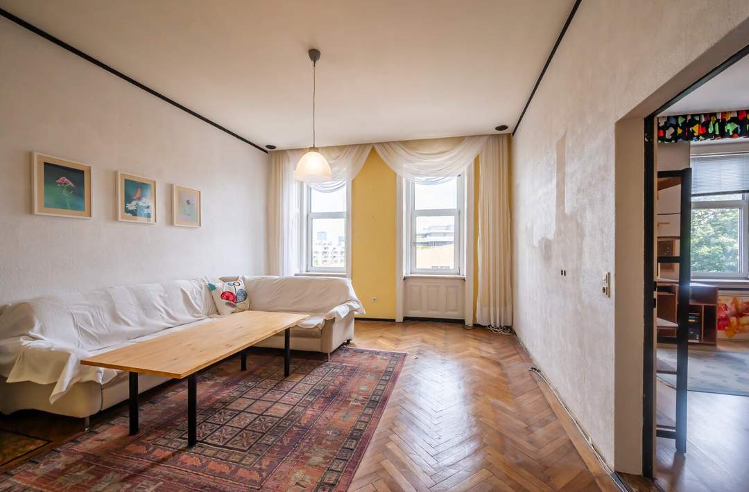 ++NEU++ Renovierungsbedürftige 3-Zimmer Altbauwohnung in guter Lage!!