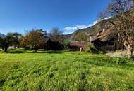 Baugrundstück mit sanierungsbedürftigem Bauernhof in schönster Lage