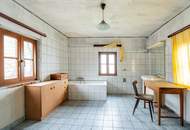 Südsteirisches Weinbergpanorama mit Landwirtschaft und Maria-Theresia-Abfindungsbrennrecht