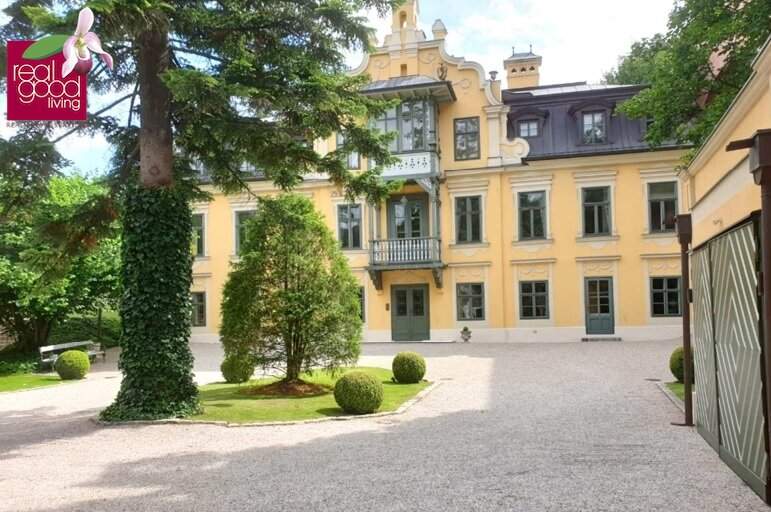 Prestige-Villa in Wien-Mauer – 15 Zimmer, 3.700 m² Gartenparadies, vielseitig nutzbar -Büro &amp; Wohnen vereinbaren!