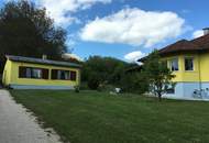 ZWEI WOHNHÄUSER - TRAUMHAFTER BUNGALOW UND KLEINES SOMMERHAUS SAMT PARKÄHNLICHEM GARTEN MIT HERRLICHEM ALTBAUMBESTAND