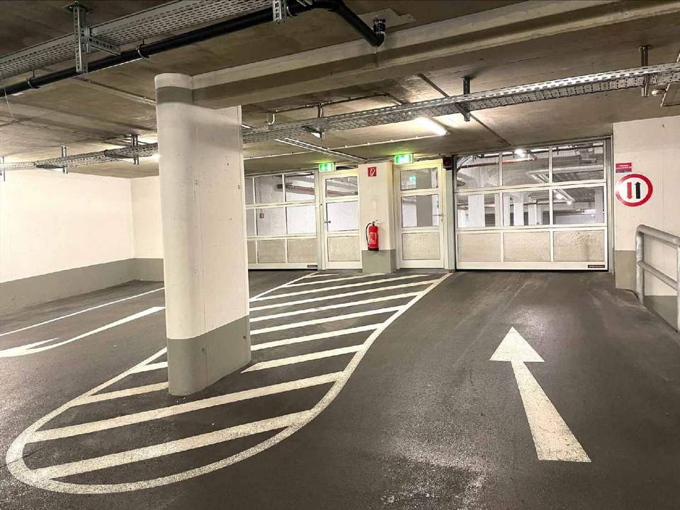 TIEFGARAGENSTELLPLÄTZE ZU MIETEN