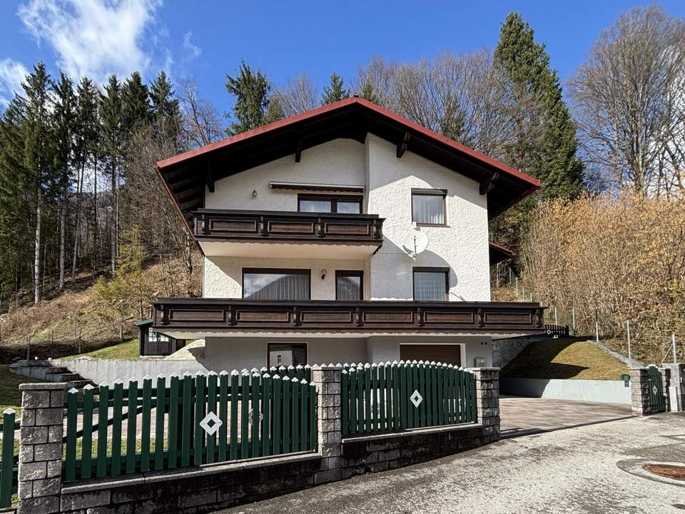 Wohnhaus - auch für zwei Familien geeignet