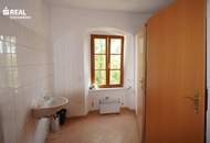 Ehemaliges Pfarrhaus mit großem Gartengrundstück